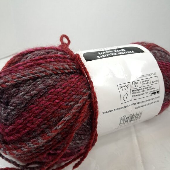 Loops & Threads Barcelona Yarn Heartbeat BT-08 Pink red Maroon bulky variegated - Picture 3 of 6